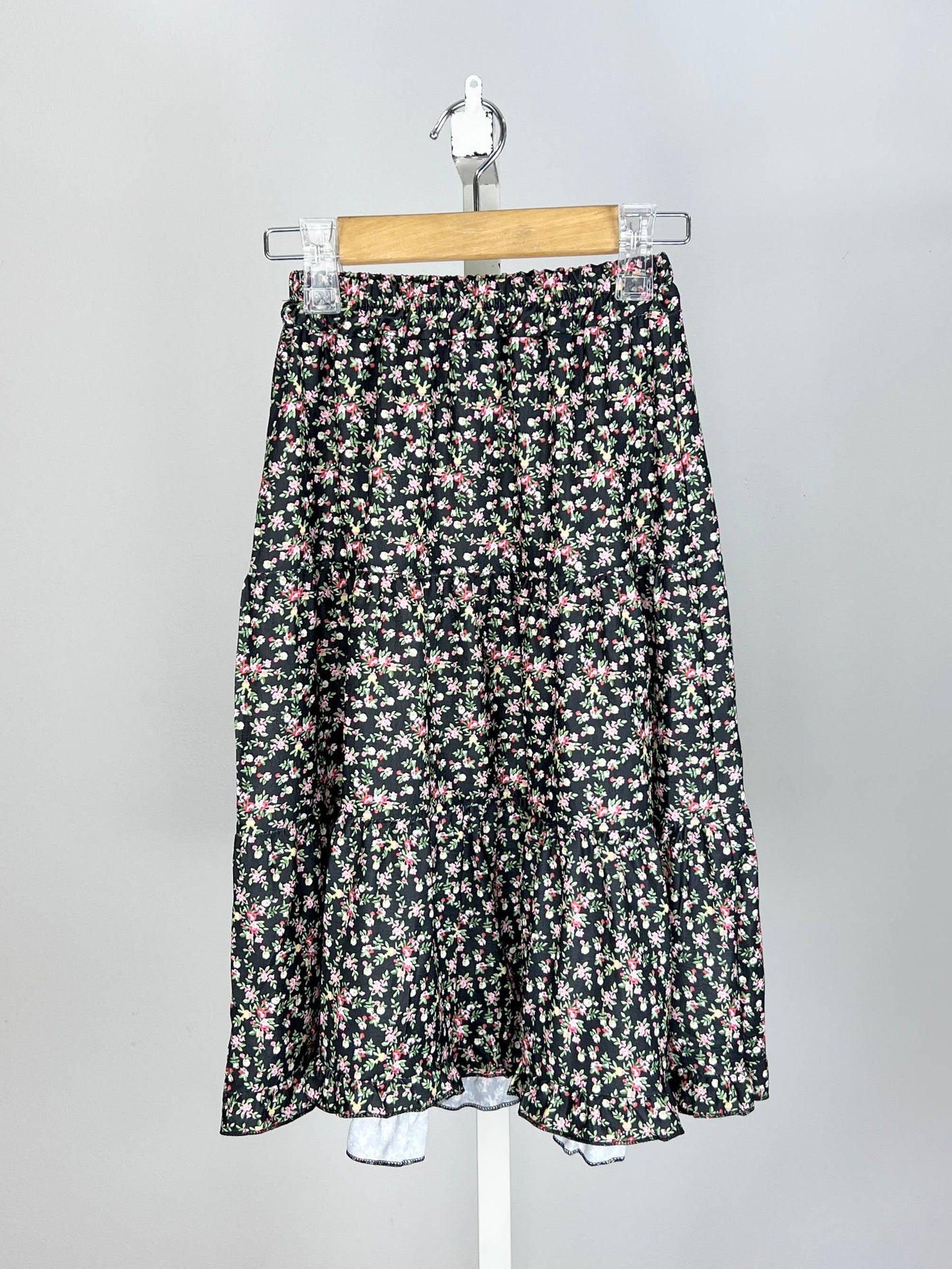 Jupe midi fleurie à volants
