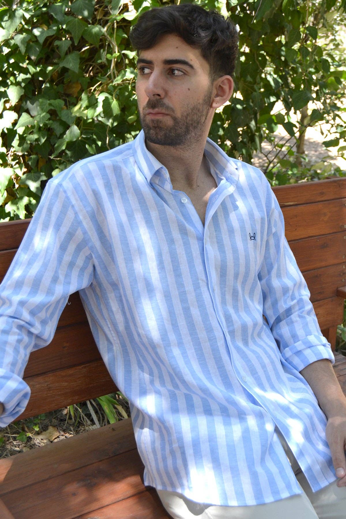 Chemise en lin rayée bleu clair