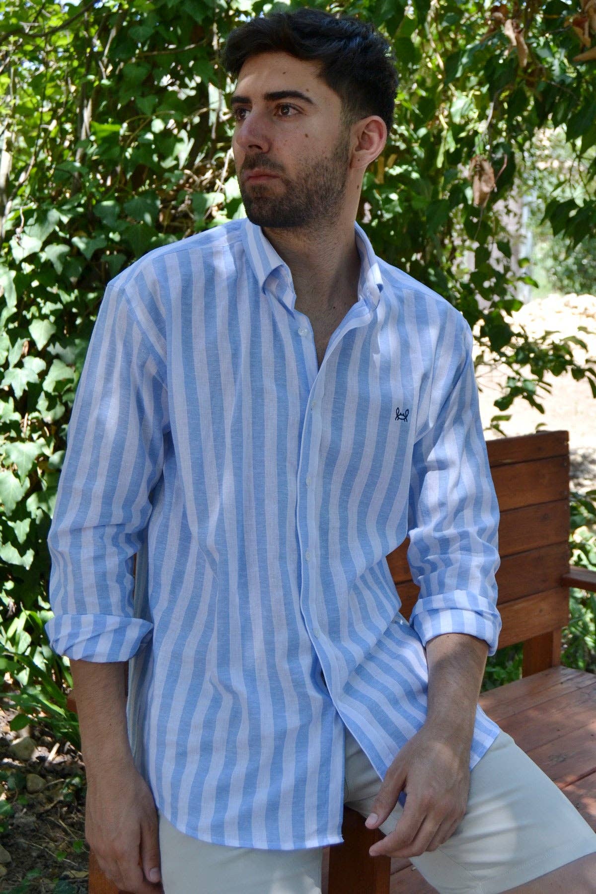 Chemise en lin rayée bleu clair