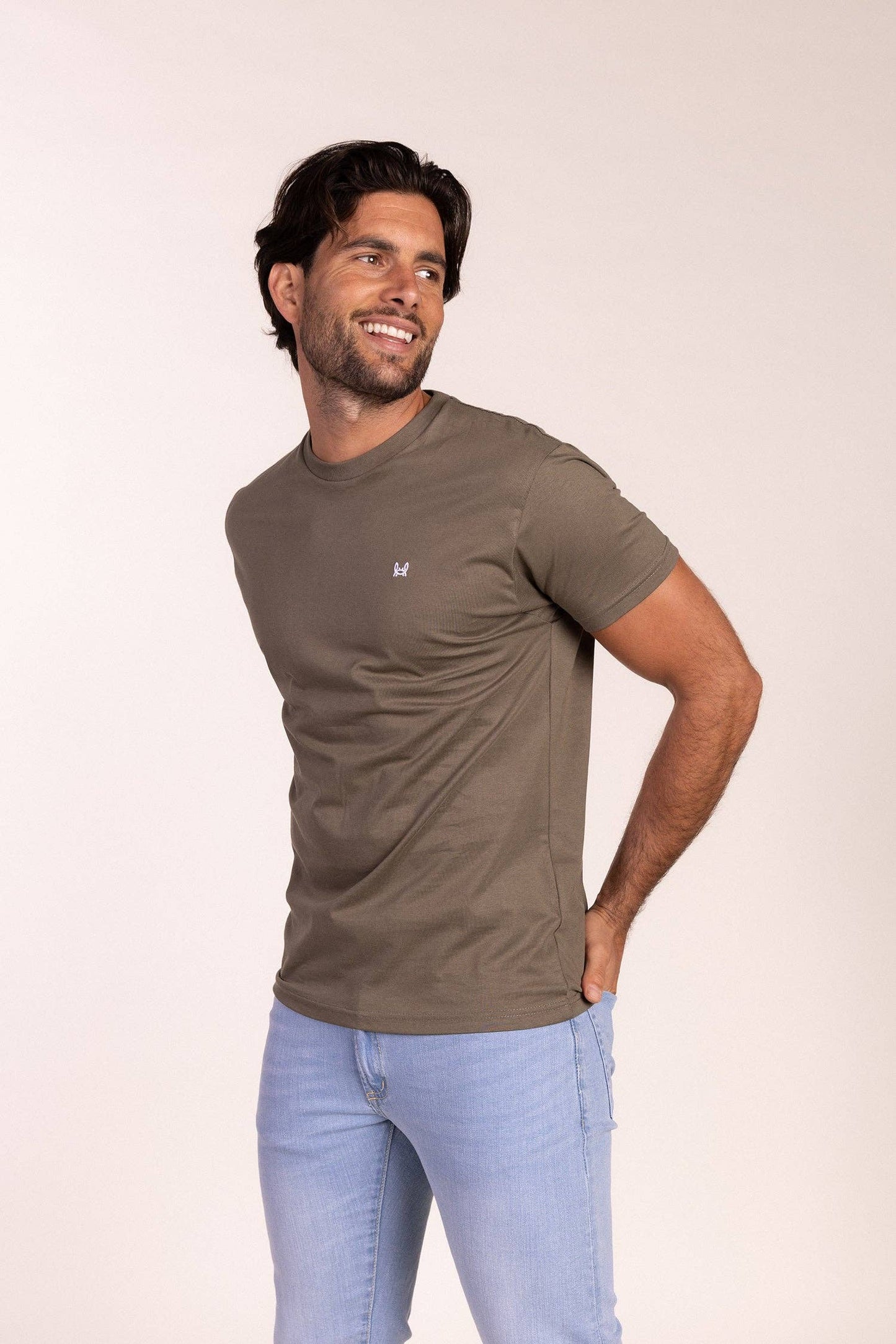 T-shirt basique à manches courtes kaki