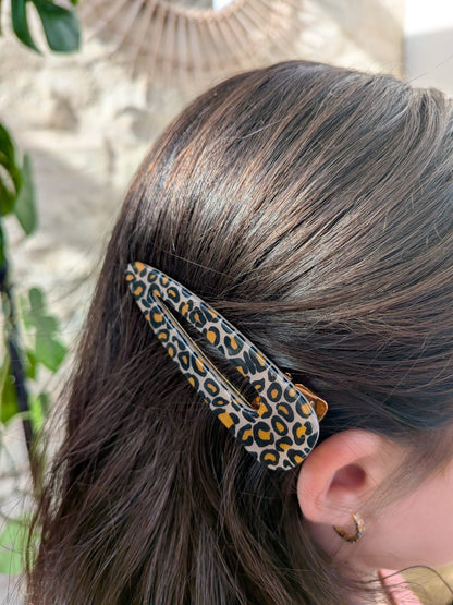 Barrette Léopard en Résine Époxy – Triangle Chic & Fait Main
