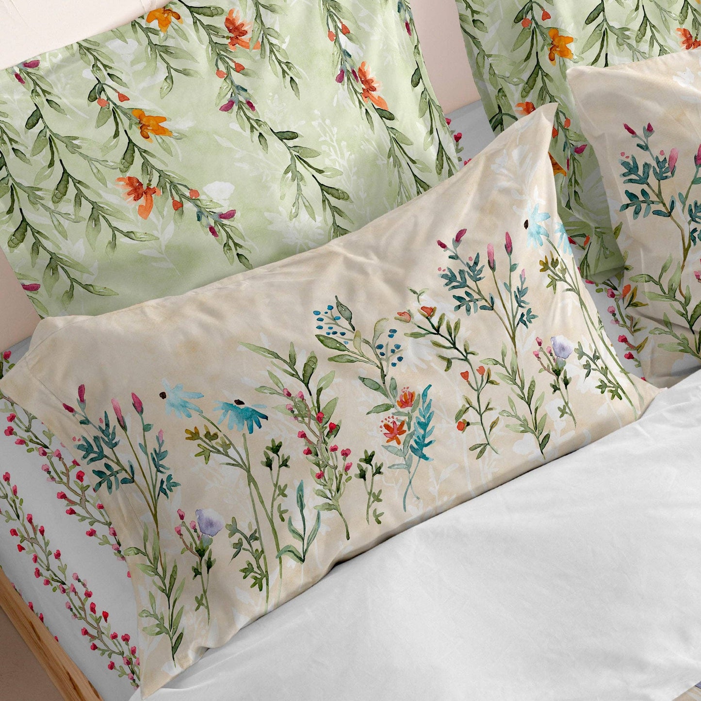 Coussin décoratif vert – Motif floral élégant et naturel