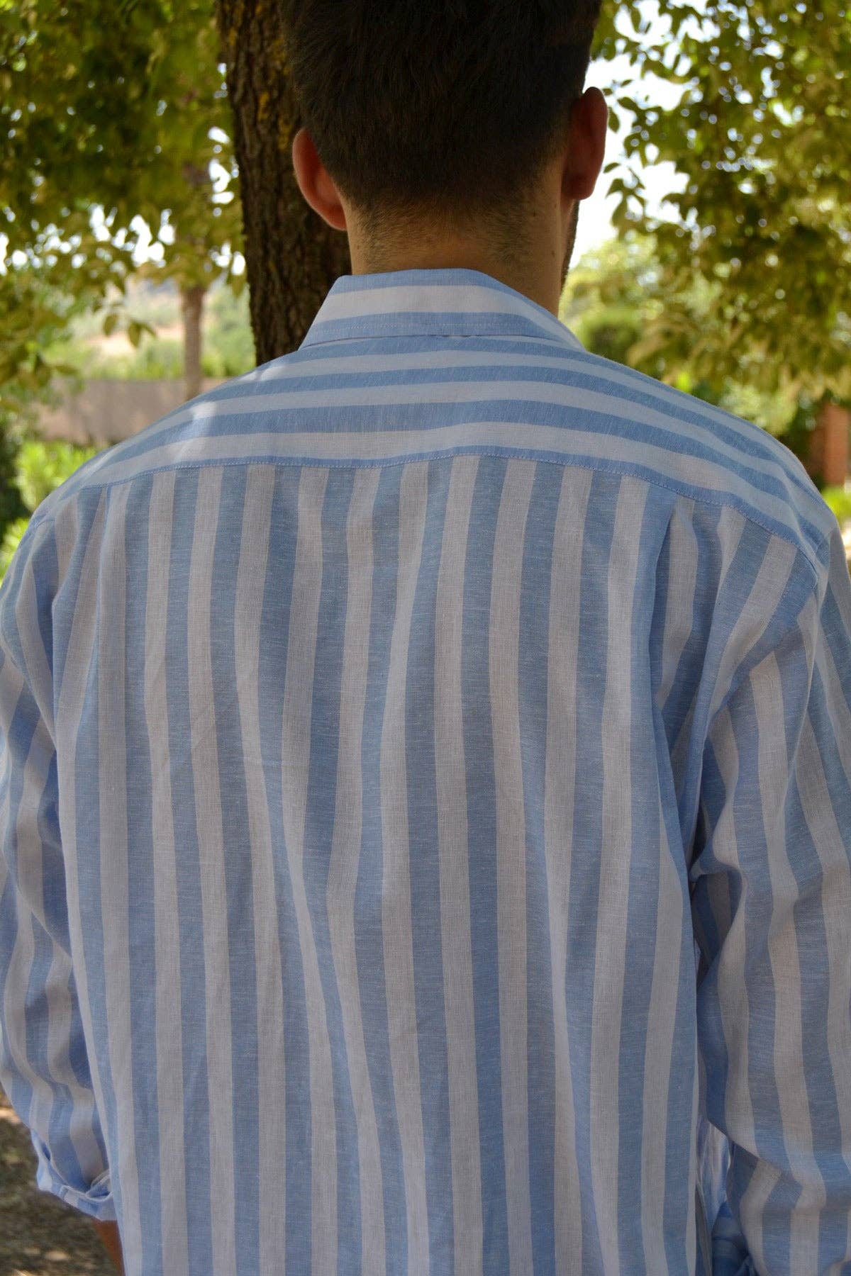 Chemise en lin rayée bleu clair